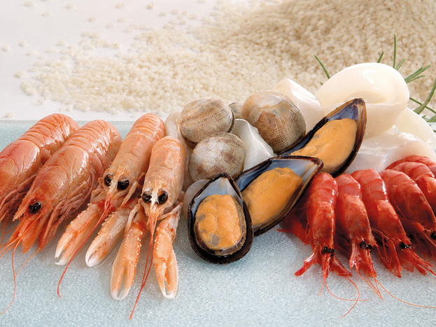 Paella de marisco con gambón